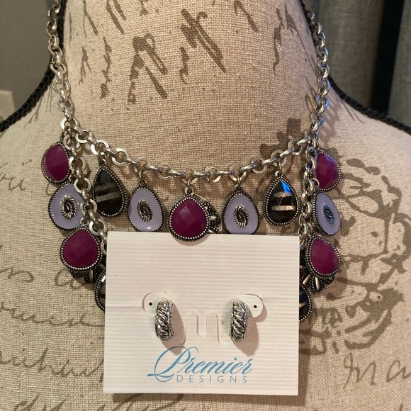 Premier Reversible Necklace & Earrings - Picture 7 of 10